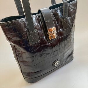 Dooney and Bourke textured leather tote